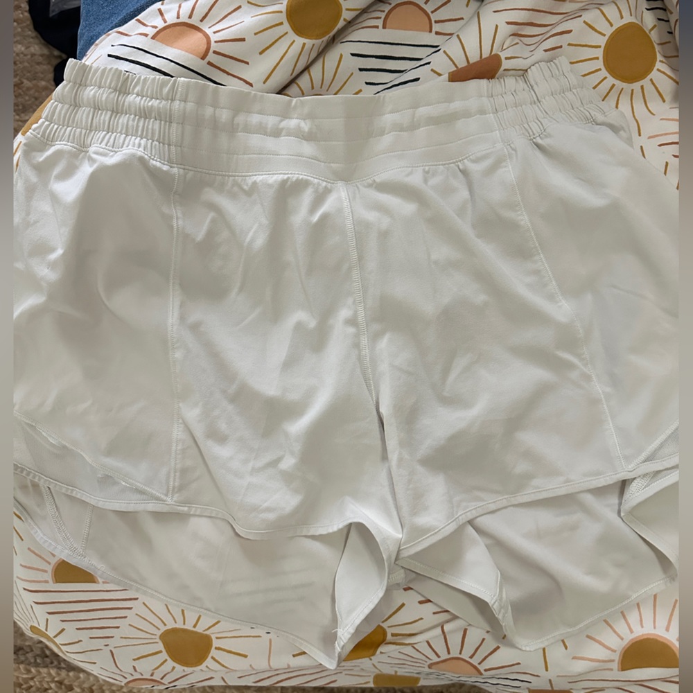 Lululemon Hotty Hot 4” High Rise Short